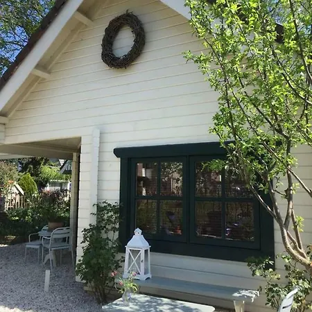 Cosy & Natural *fireplace*garden*2 Bikes * Heinenoord